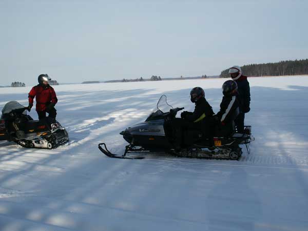 sneeuwscooter safari bij Lappeenranta